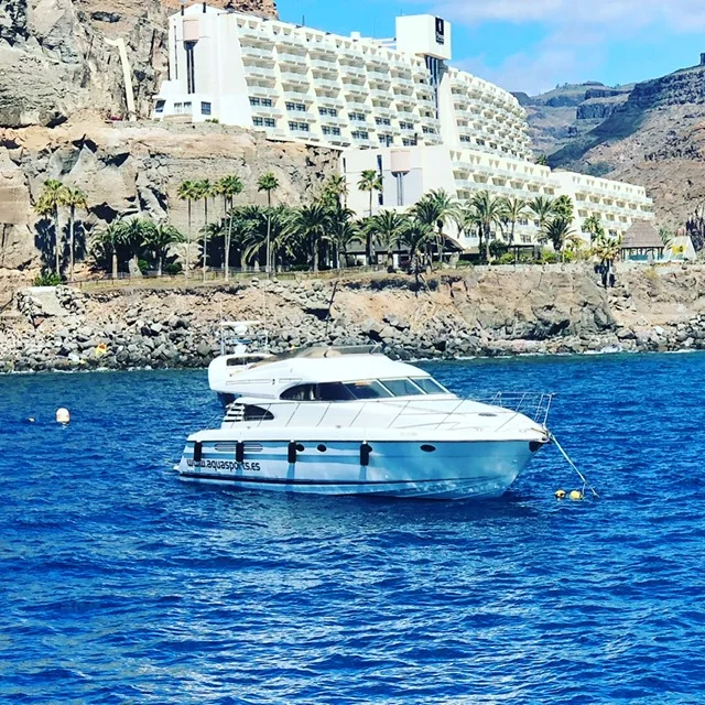 Yate privado con capitán – Puerto Rico (18 m)